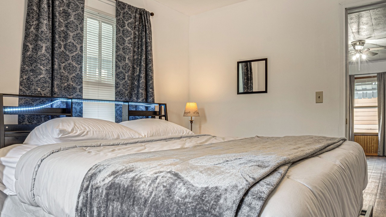 Photo of Bedroom in Sullivan