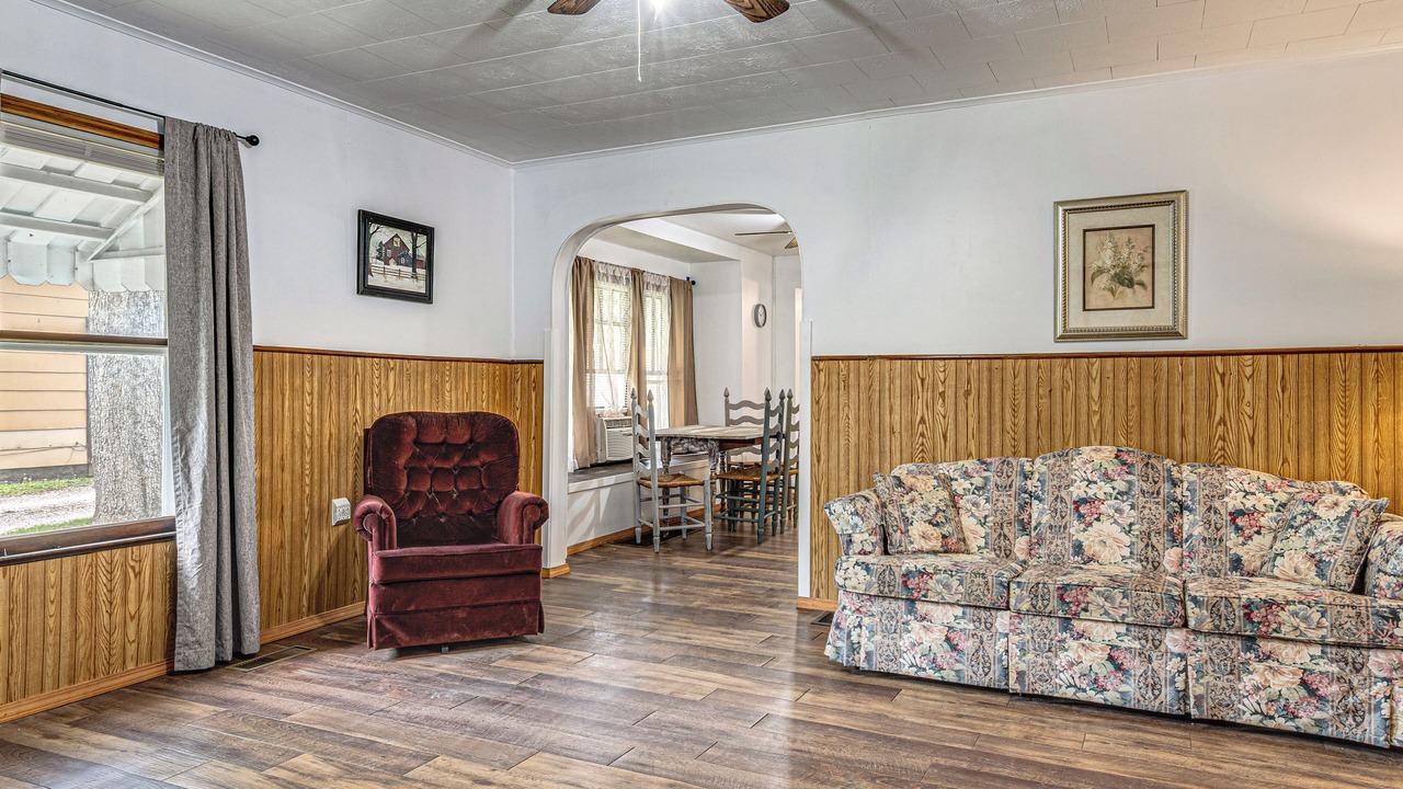 Photo of Livingroom in Sullivan