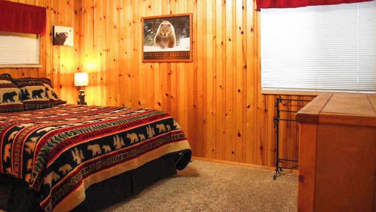 Photo of Bedroom in West Yellowstone