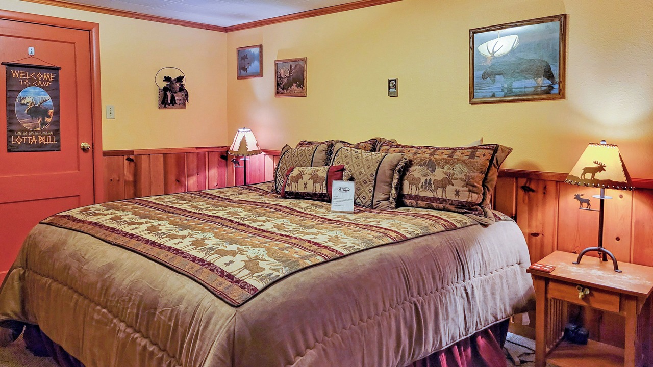 Photo of Bedroom in West Yellowstone