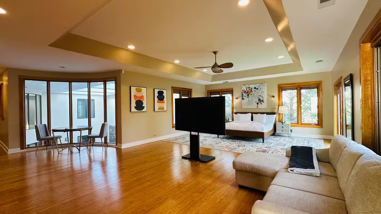 Photo of Livingroom in McLean