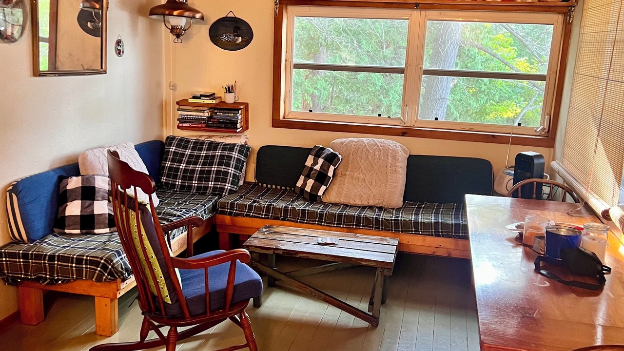 Photo of Livingroom in North Frontenac