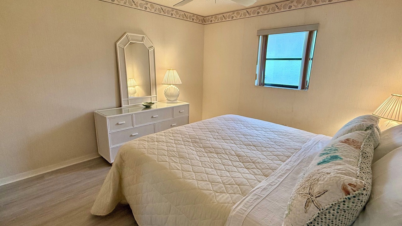 Photo of Bedroom in Gulf Cove