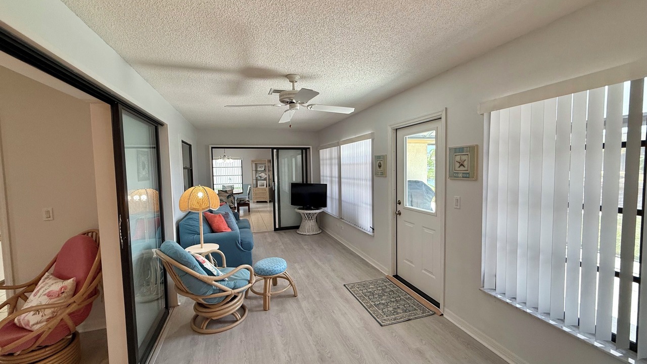 Photo of Livingroom in Gulf Cove