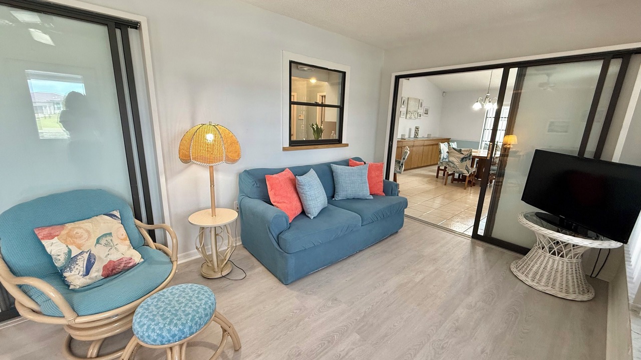 Photo of Livingroom in Gulf Cove