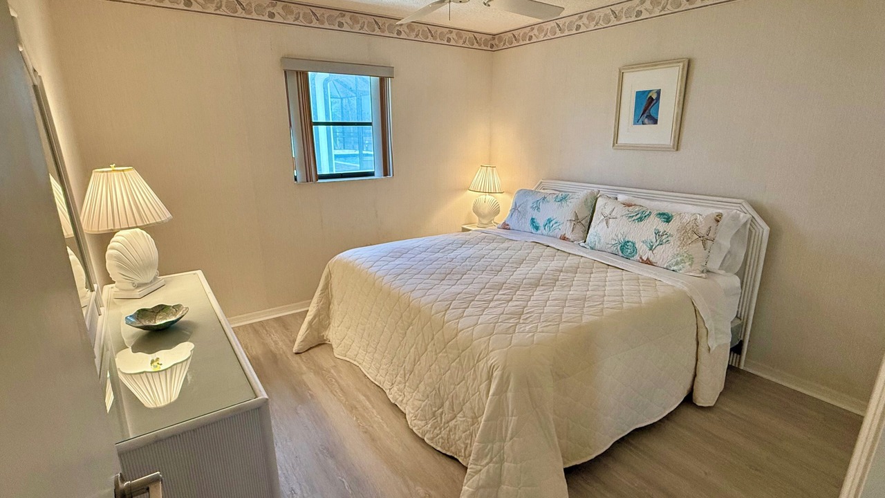 Photo of Bedroom in Gulf Cove