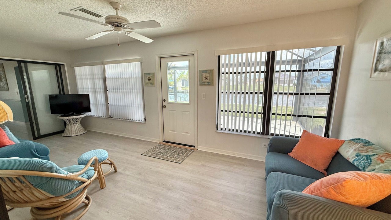Photo of Livingroom in Gulf Cove