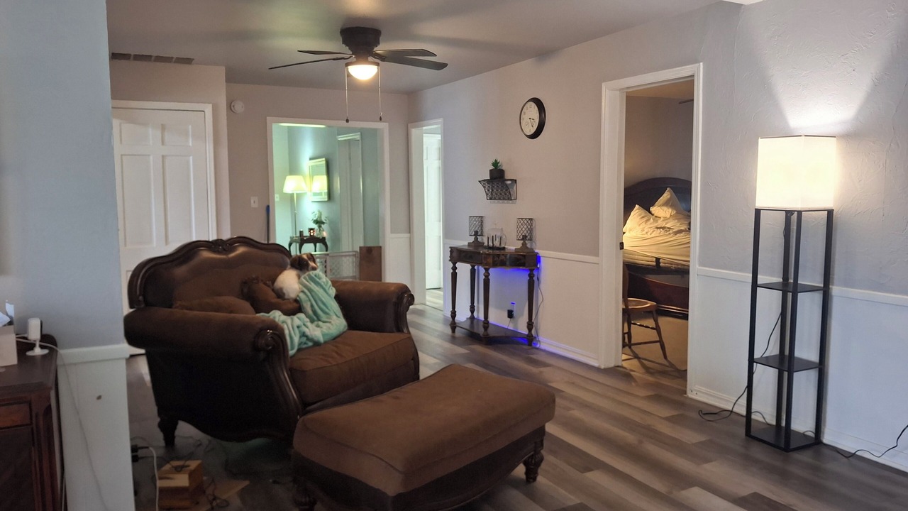 Photo of Livingroom in Ada