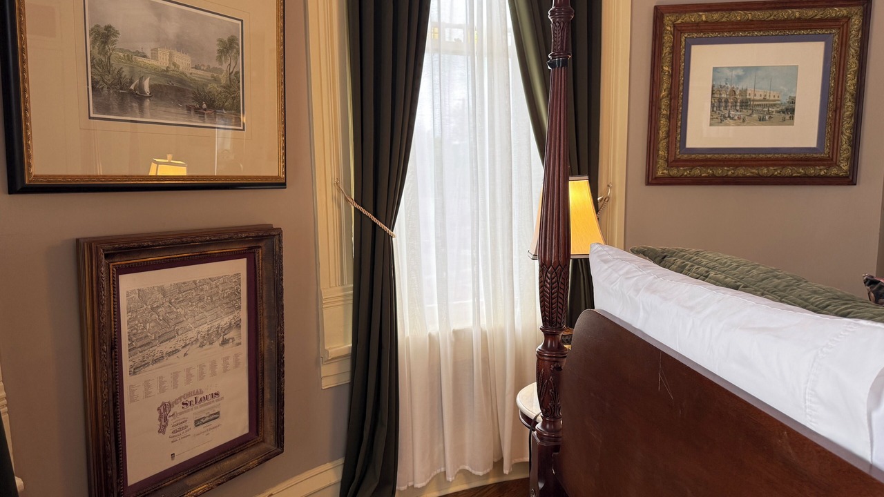 Photo of Bedroom in East of Broadway