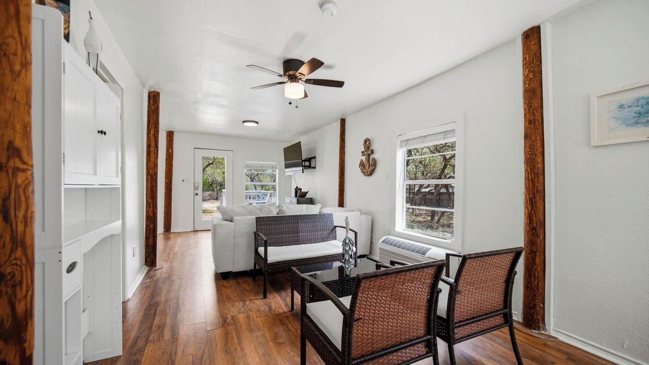 Photo of Livingroom in Fulton