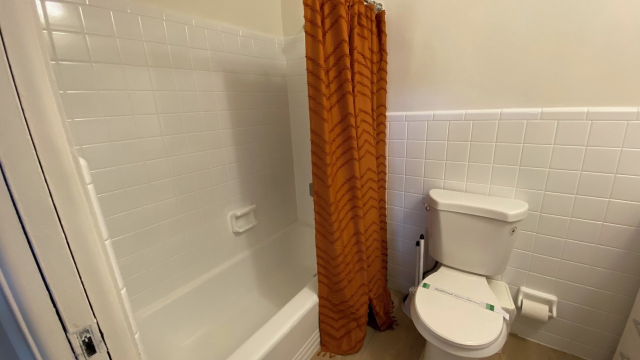 Photo of Bathroom in South Eola