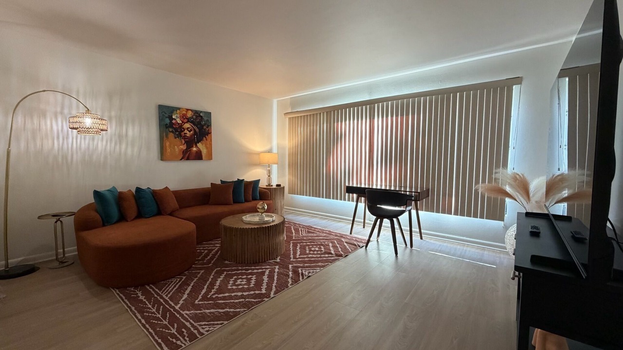 Photo of Livingroom in South Eola