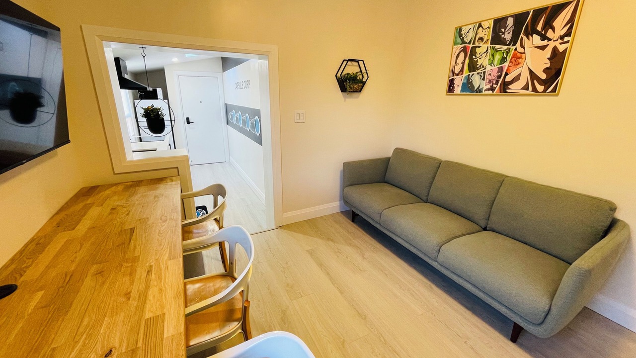 Photo of Livingroom in Trinity - Bellwoods