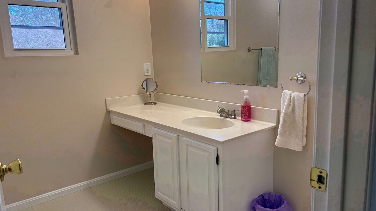 Photo of Bathroom in Parole