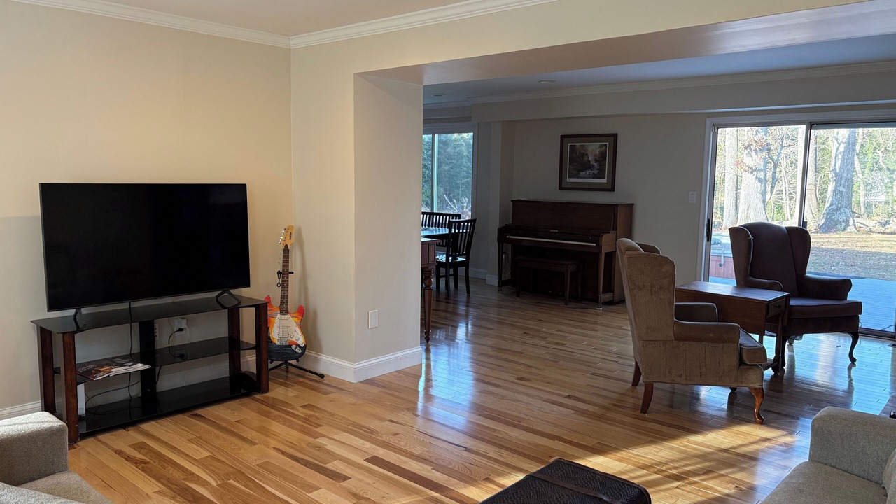 Photo of Livingroom in Parole