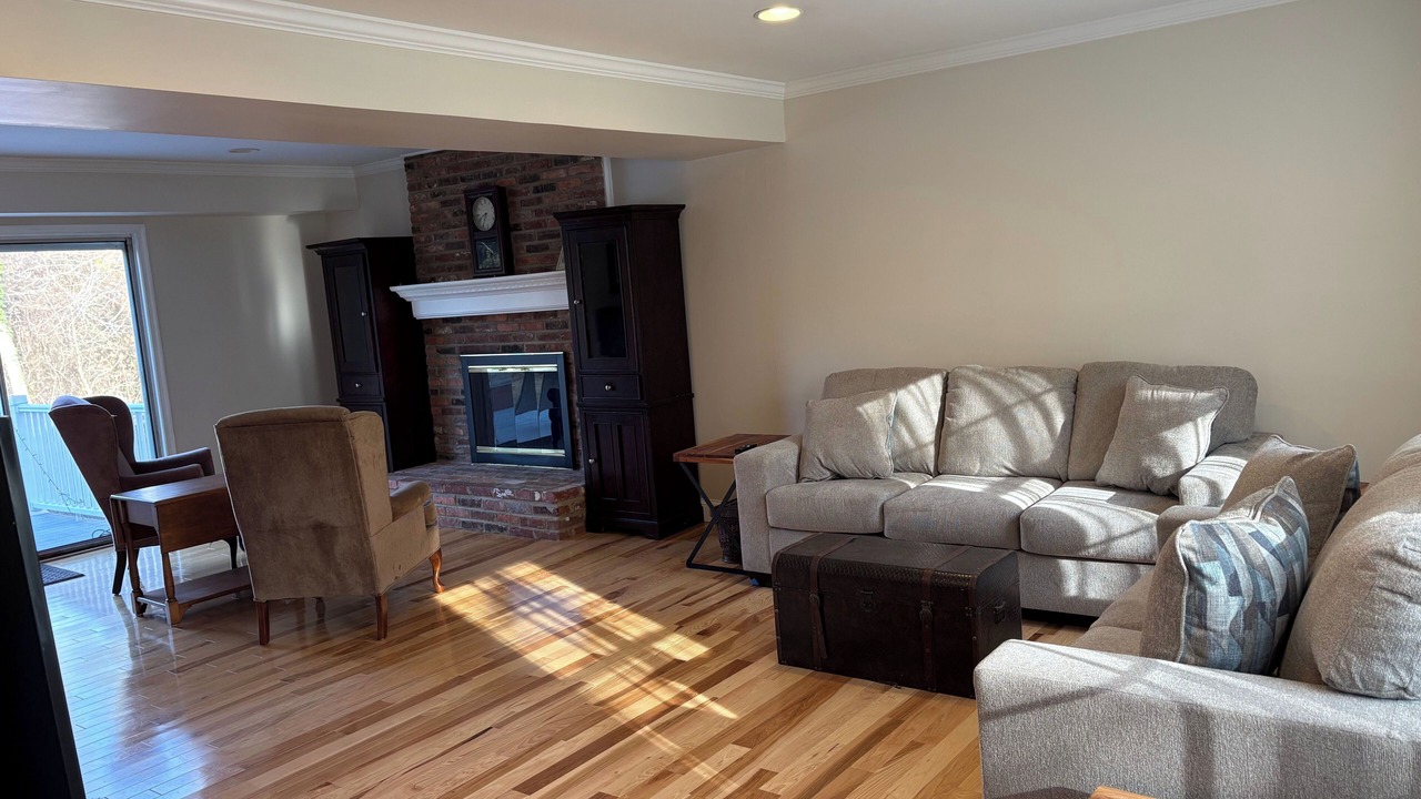 Photo of Livingroom in Parole