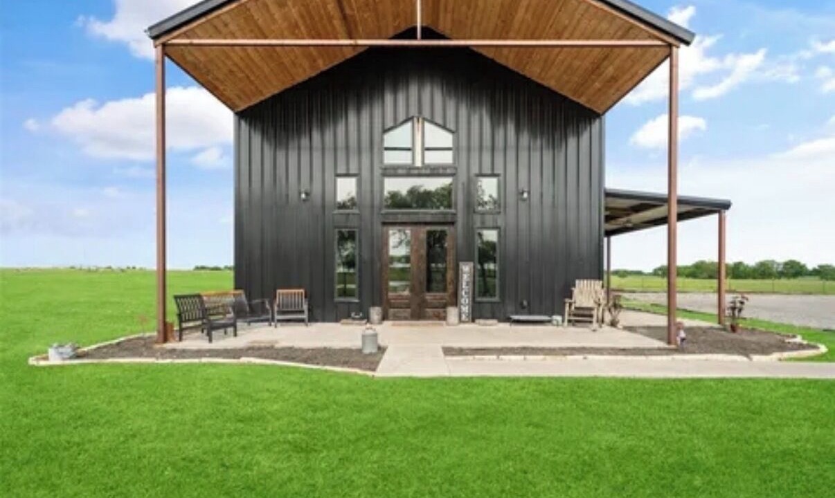 Photo of Outdoor in Celeste
