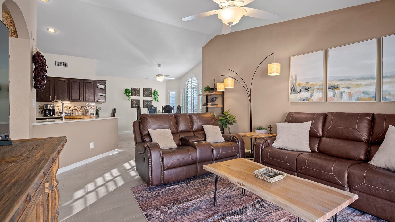 Photo of Livingroom in Saddlebrooke