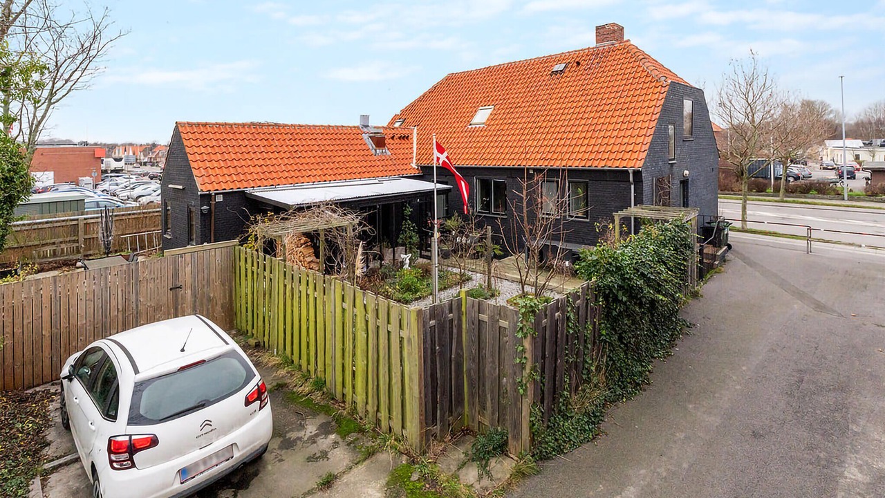 Photo of Others in Ronne