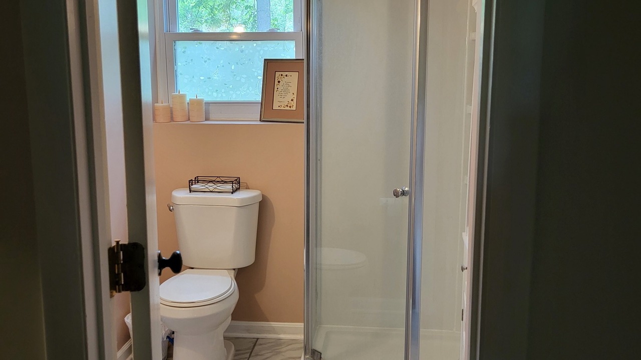 Photo of Bathroom in Lakeview
