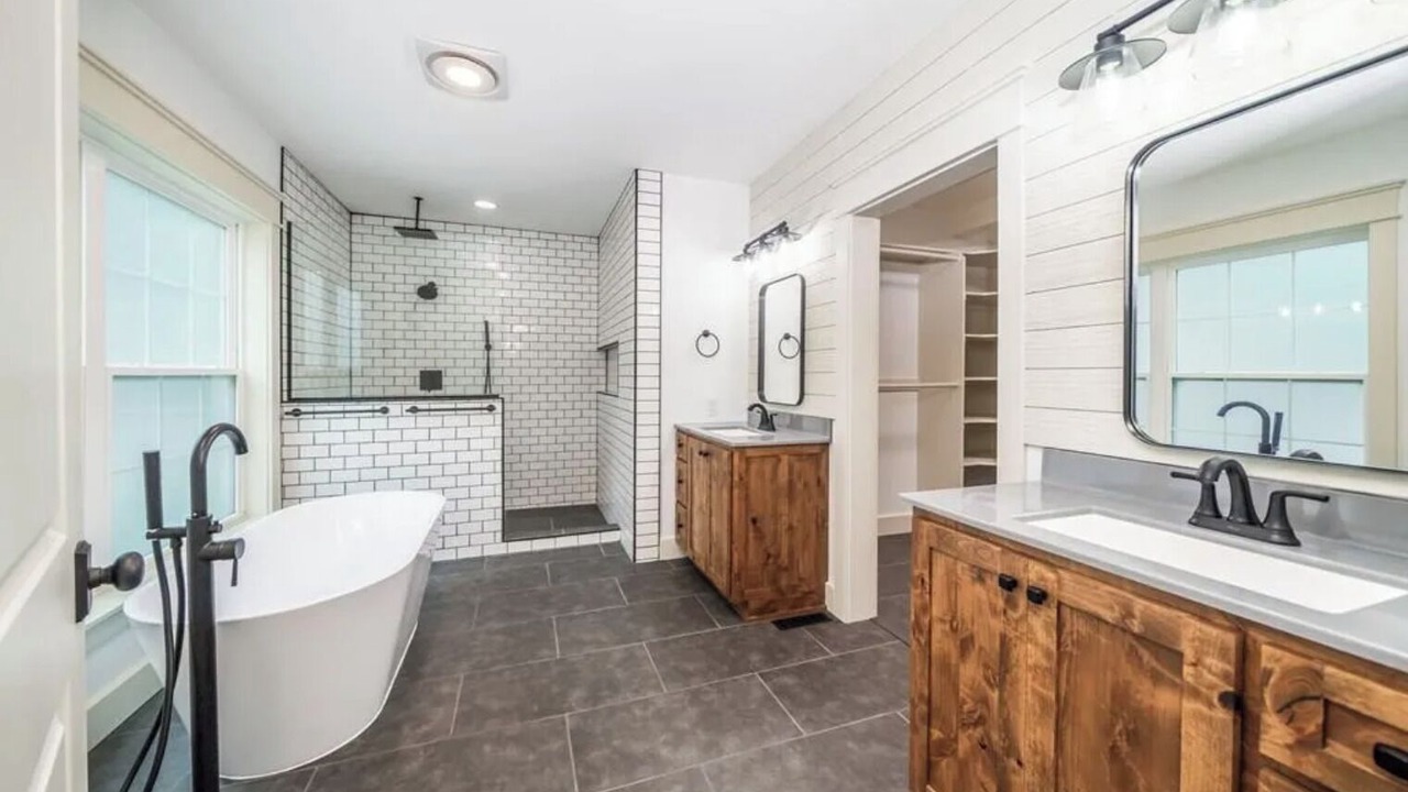 Photo of Bathroom in Coffeyville
