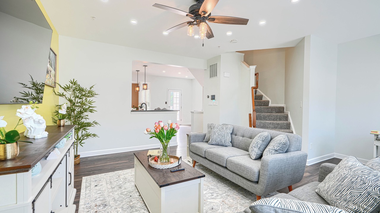 Photo of Livingroom in Glen Burnie