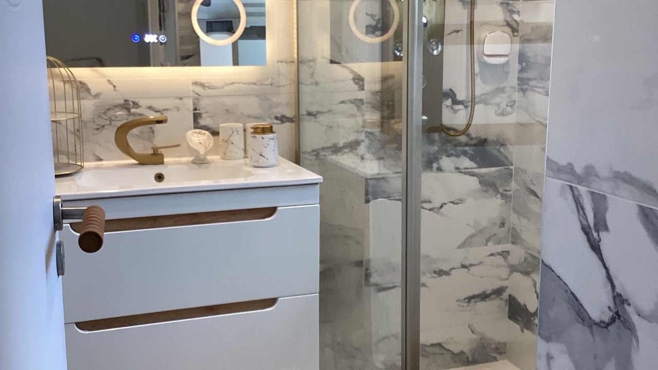 Photo of Bathroom in La Seyne-sur-Mer