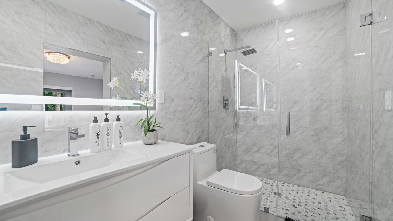 Photo of Bathroom in Hialeah