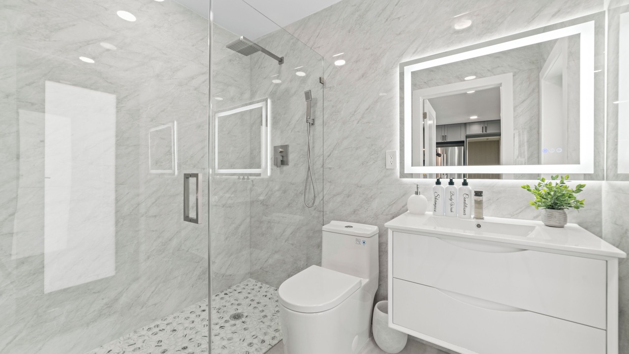 Photo of Bathroom in Hialeah
