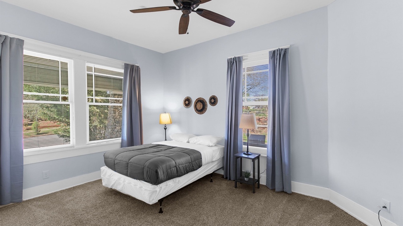Photo of Bedroom in Crestline Heights