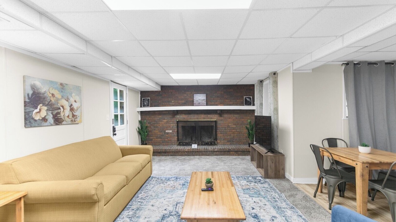 Photo of Livingroom in Forestdale