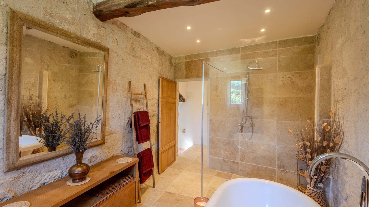 Photo of Bathroom in Saint Maurin