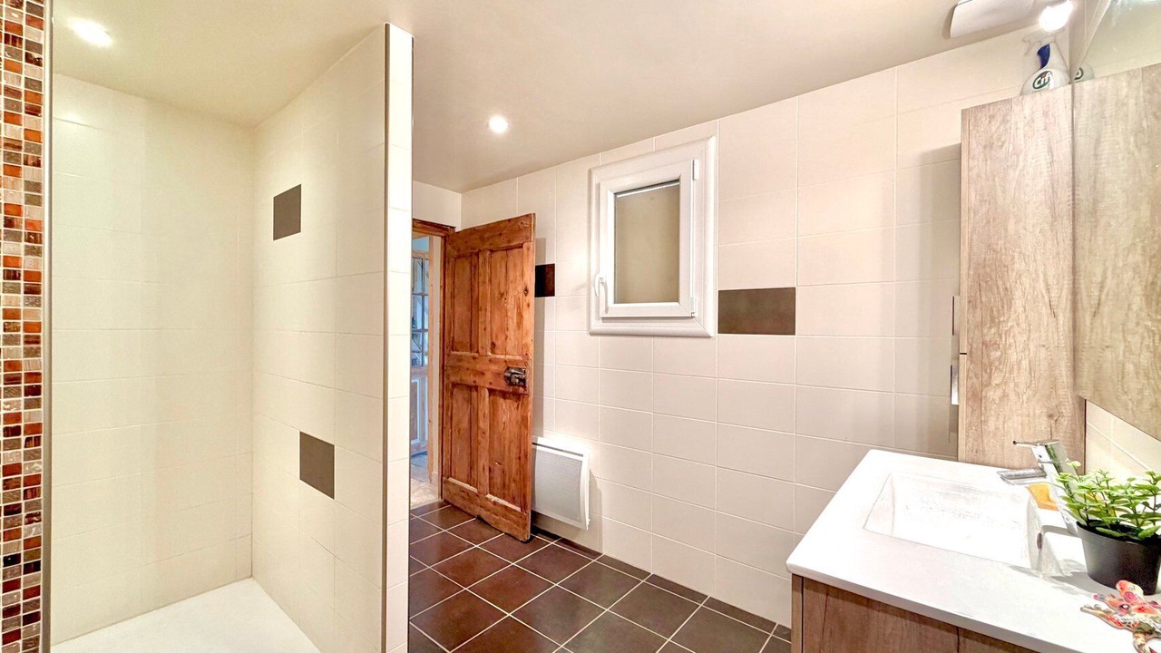 Photo of Bathroom in Congenies