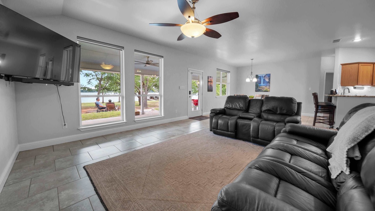 Photo of Livingroom in Coffee City