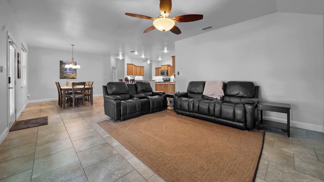 Photo of Livingroom in Coffee City