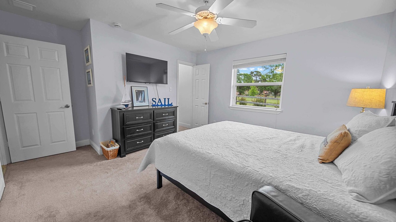 Photo of Bedroom in Coffee City