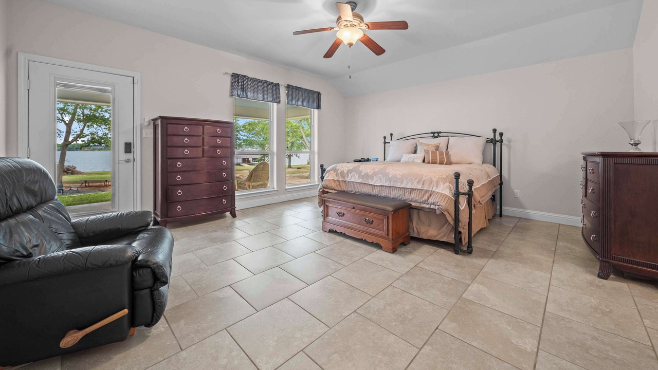 Photo of Bedroom in Coffee City