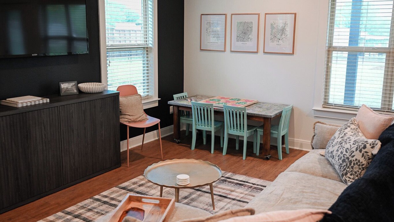 Photo of Livingroom in Lexington