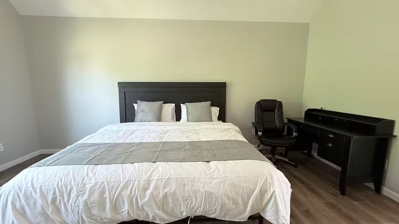 Photo of Bedroom in Overland Park