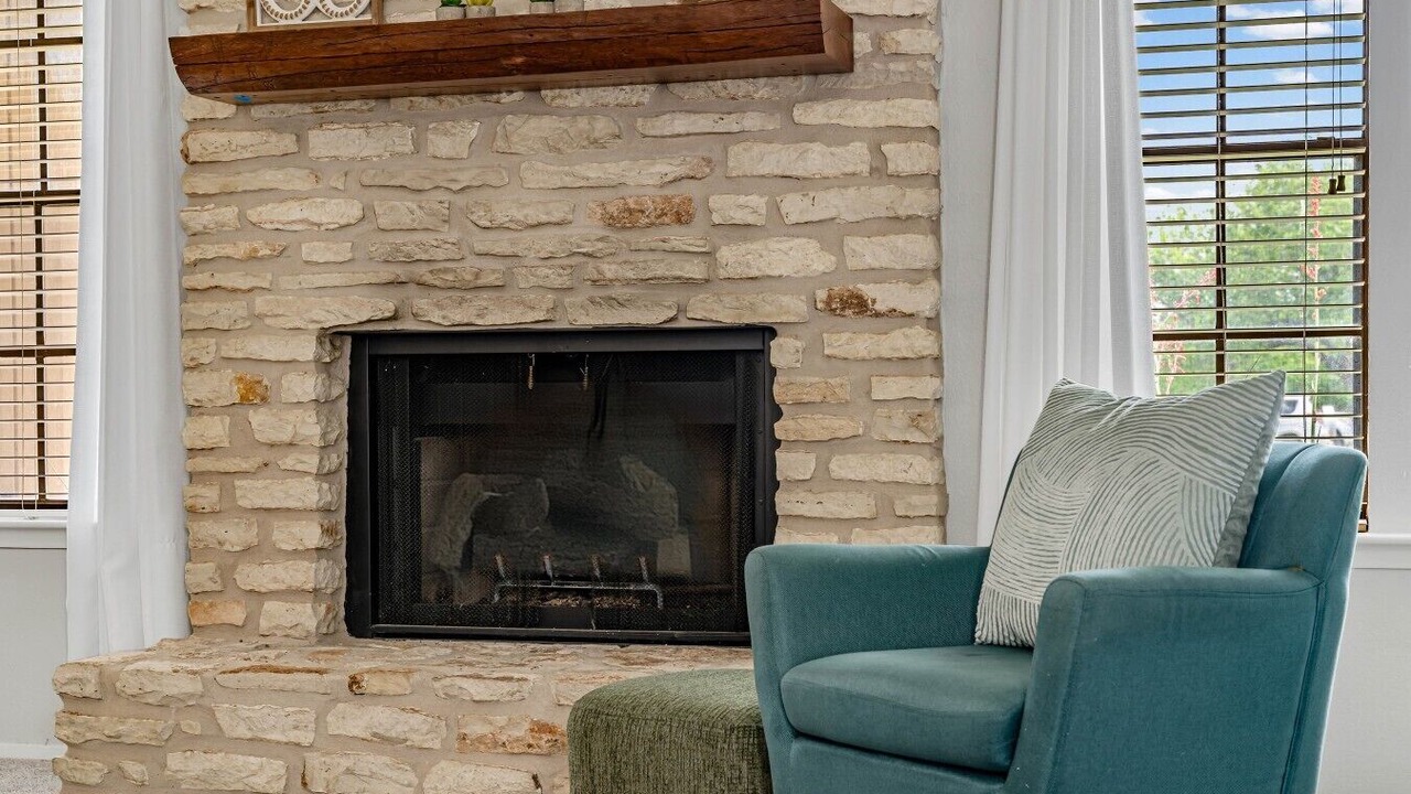 Photo of Livingroom in Wells Branch