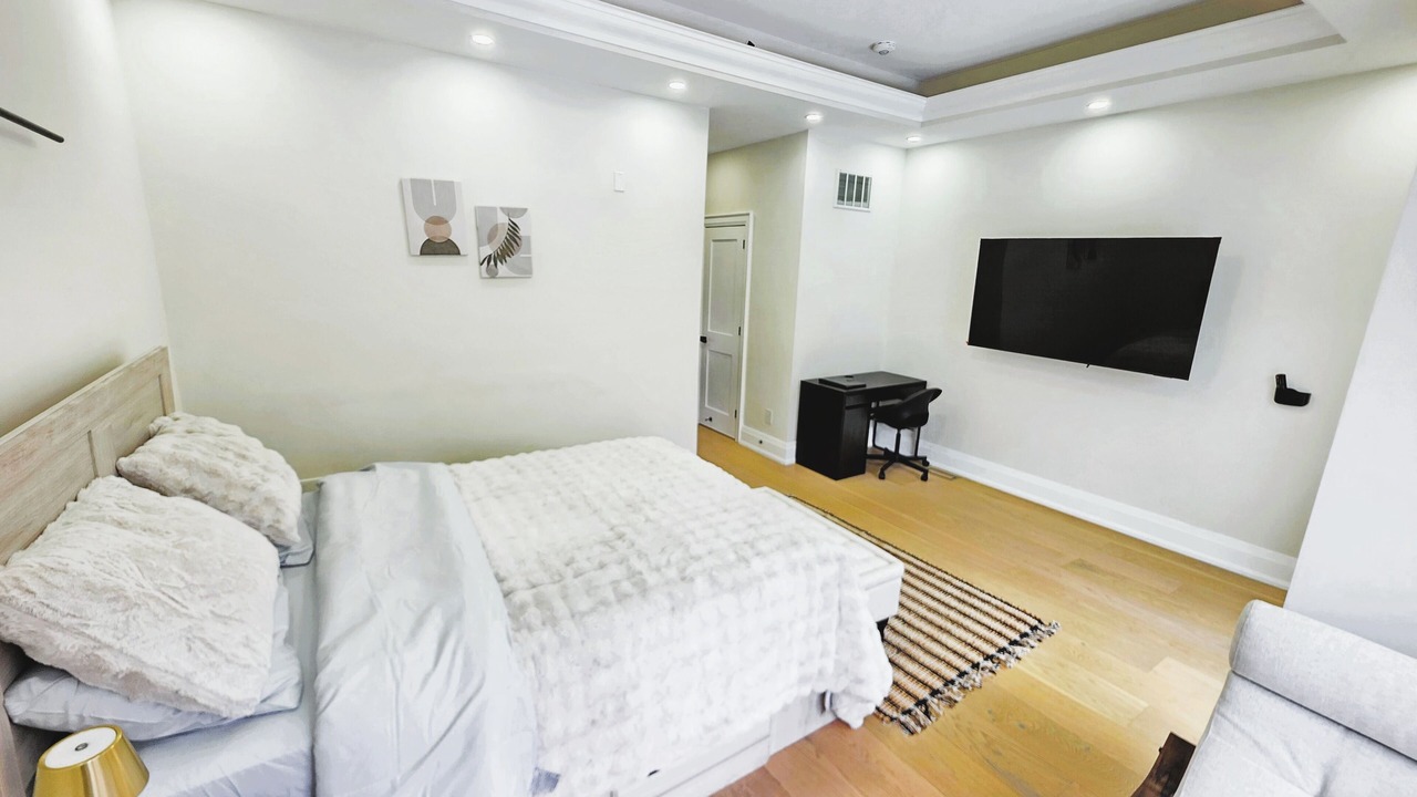 Photo of Bedroom in Woodbine Gardens