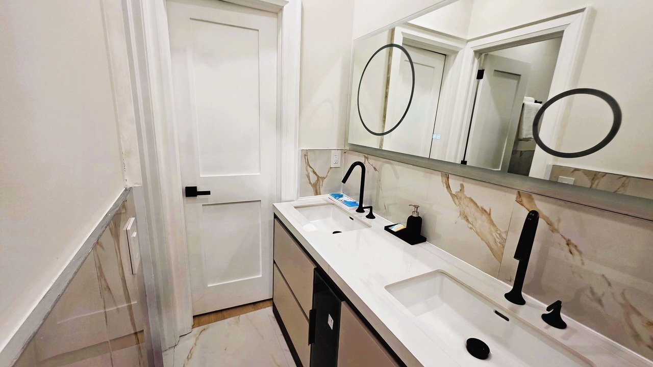 Photo of Bathroom in Woodbine Gardens