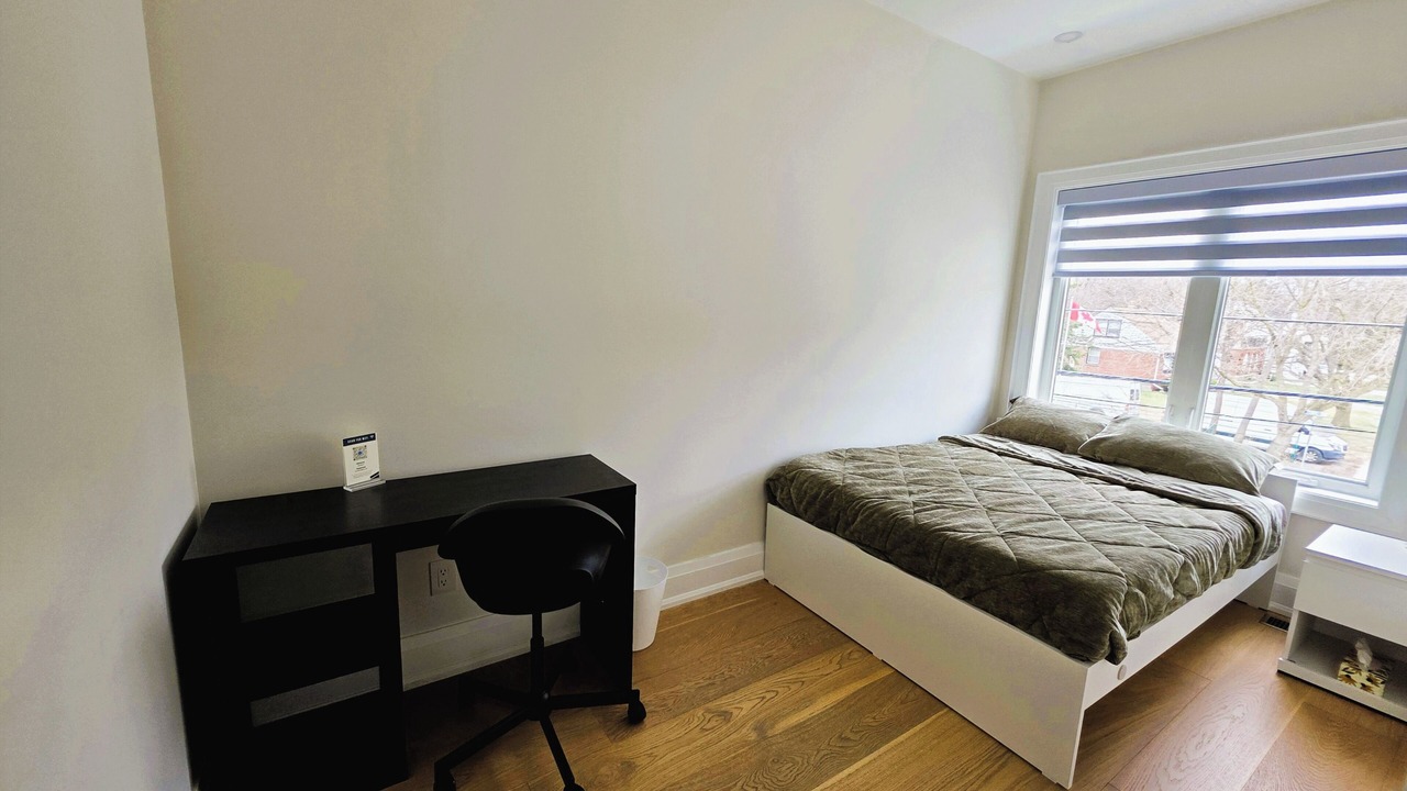Photo of Bedroom in Woodbine Gardens