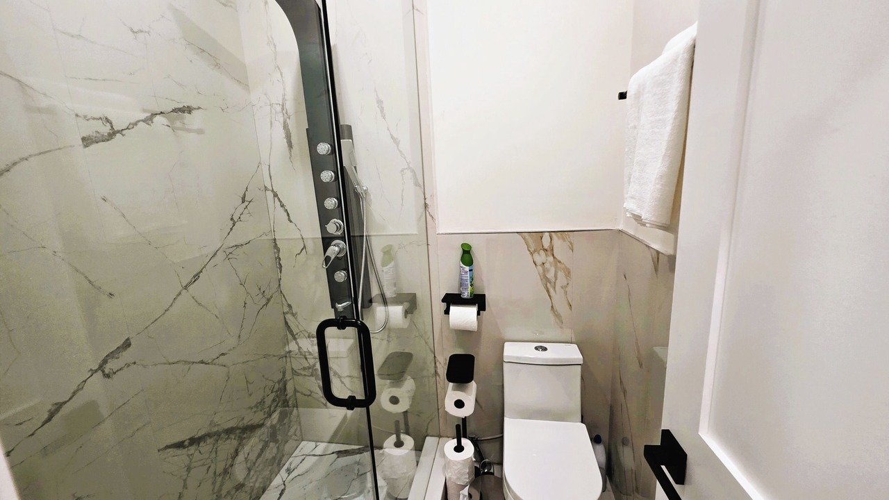 Photo of Bathroom in Woodbine Gardens