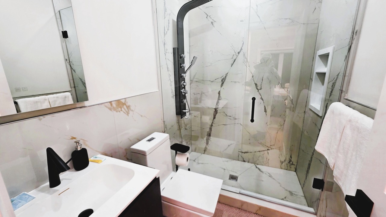Photo of Bathroom in Woodbine Gardens