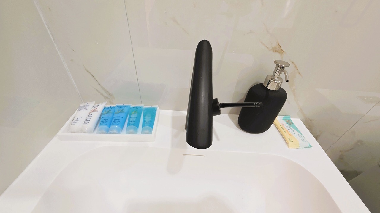 Photo of Bathroom in Woodbine Gardens