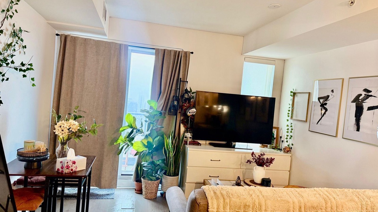 Photo of Livingroom in Downtown Toronto