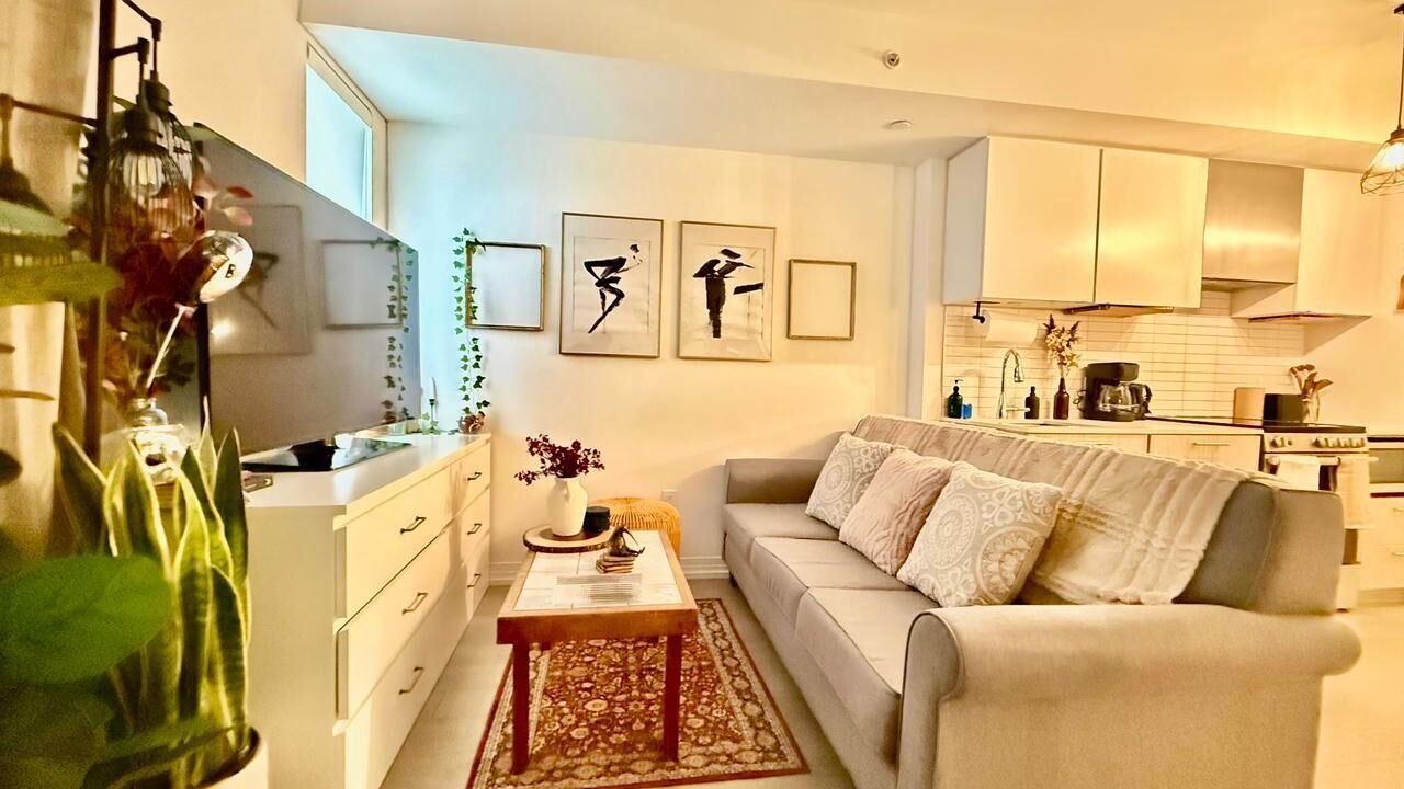 Photo of Livingroom in Downtown Toronto