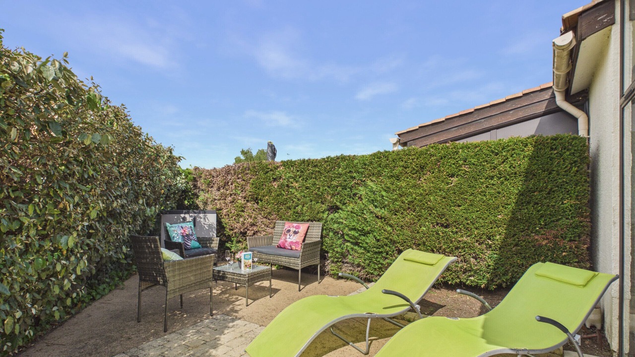 Photo of Patio Balcony in Saint-Vincent-sur-Jard