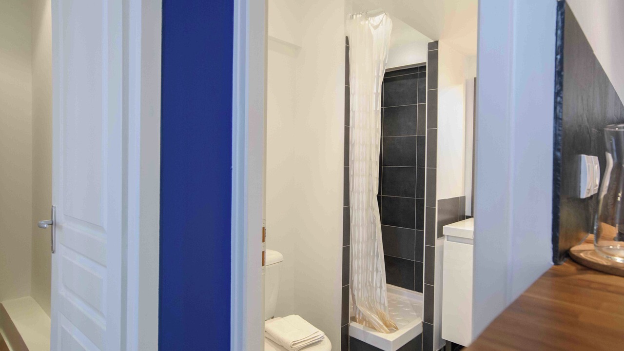 Photo of Bathroom in Griffon - Royale